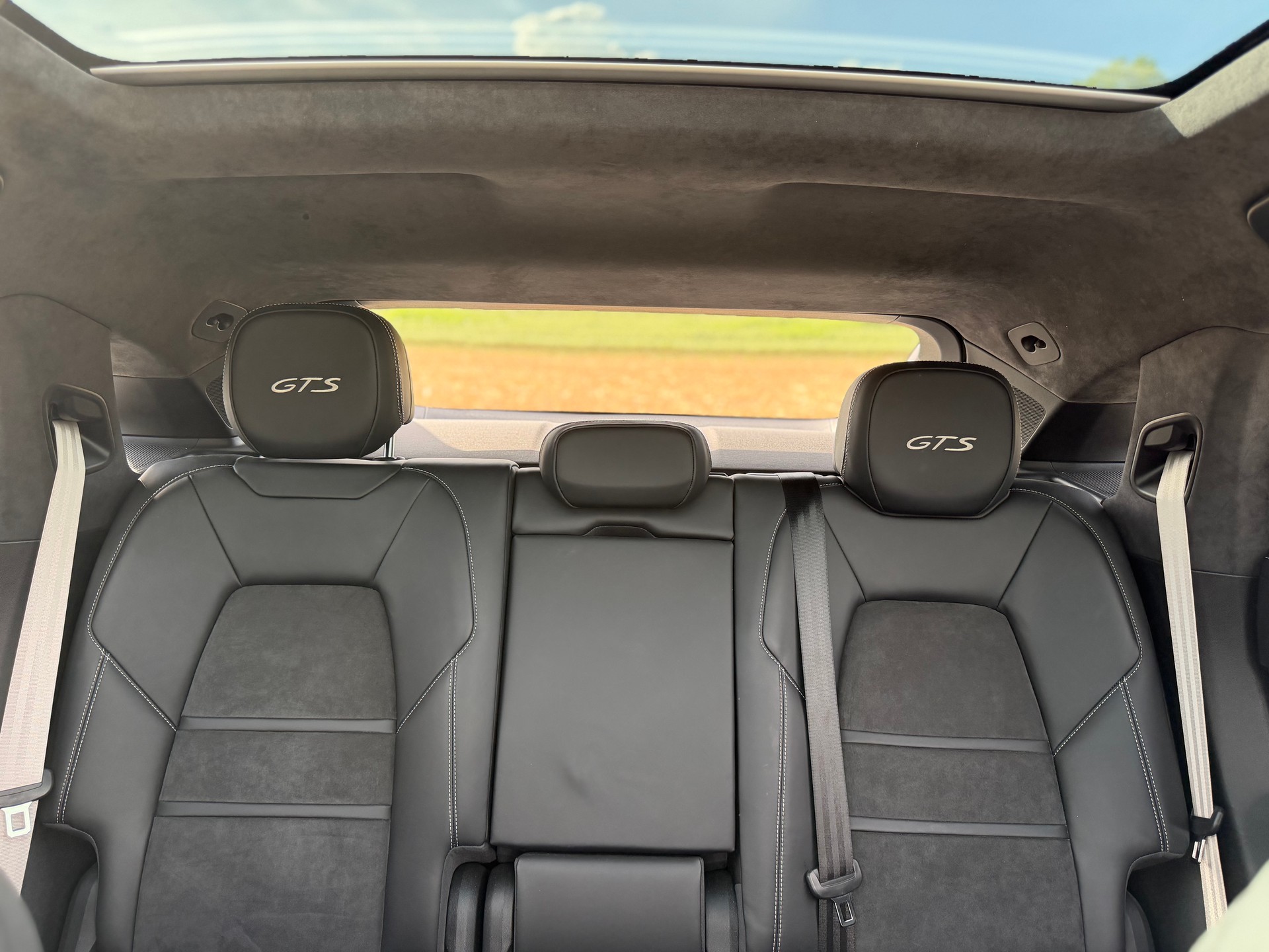 PORSCHE 4.0 V8 GTS Coupé-image-9
