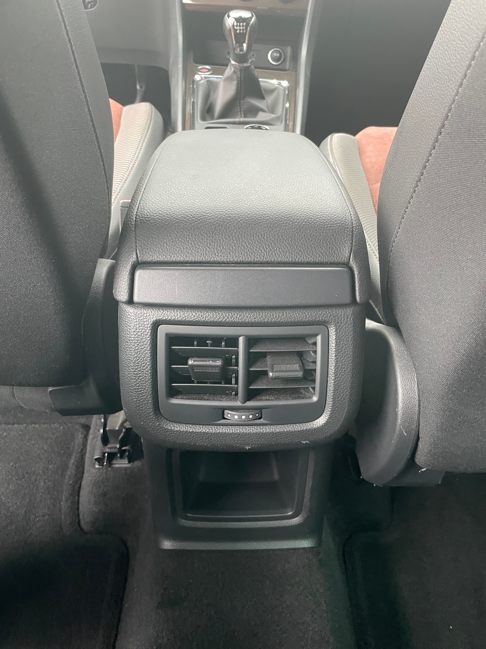 SEAT Ateca 2.0 TDI CR Xcellence 4Drive-image-15