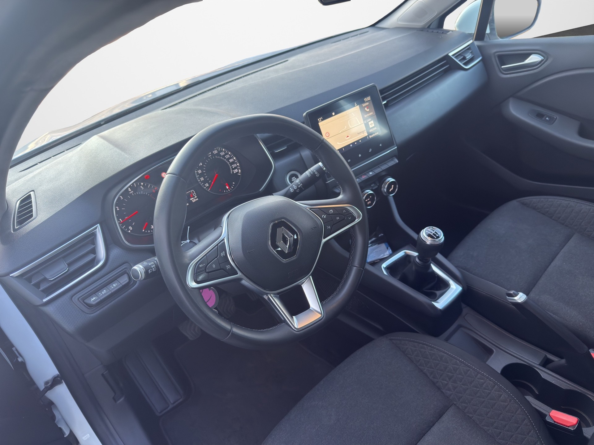 RENAULT Clio 1.0 Business-image-9