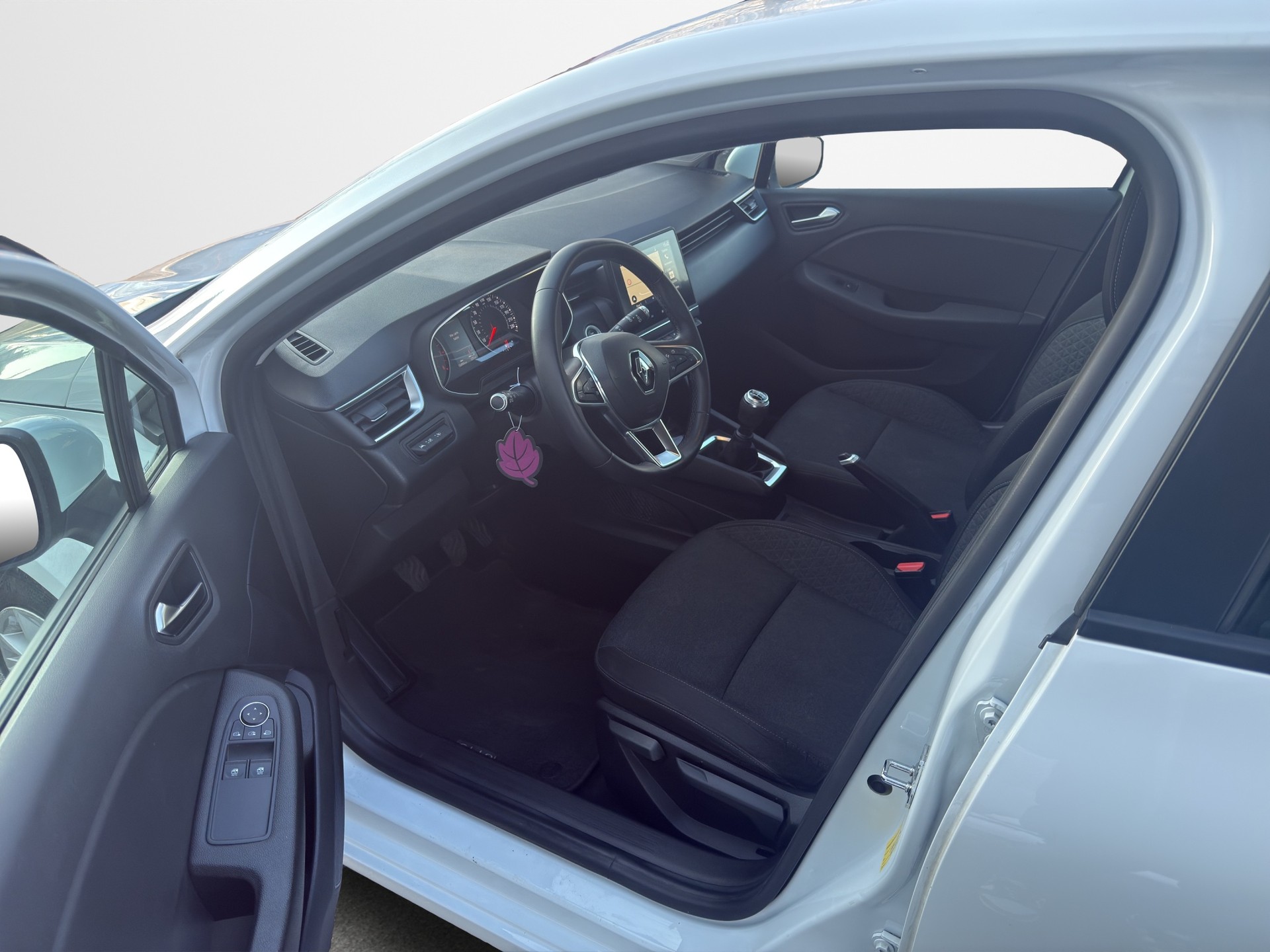 RENAULT Clio 1.0 Business-image-10