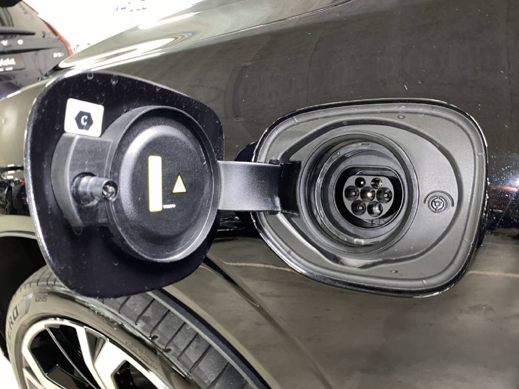 VOLVO XC60 2.0 T6 TE Plus Dark eAWD-image-17