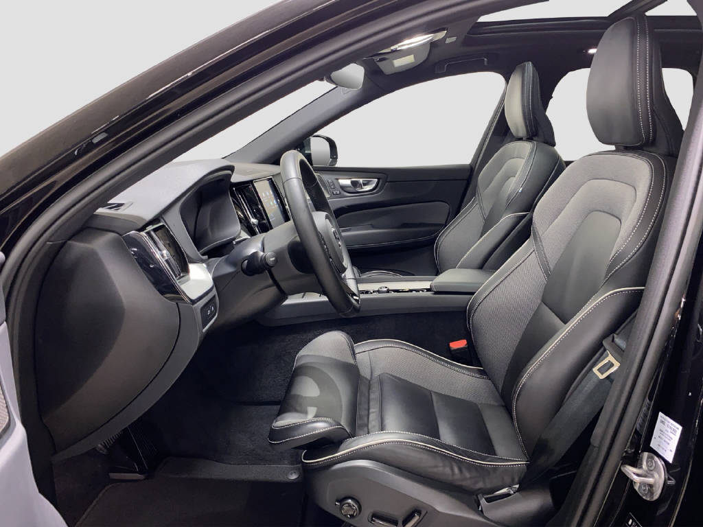VOLVO XC60 2.0 T6 TE Plus Dark eAWD-image-5