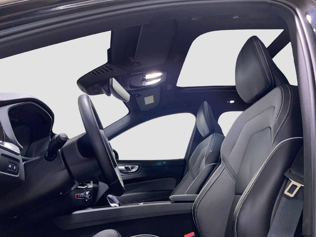 VOLVO XC60 2.0 T6 TE Plus Dark eAWD-image-6