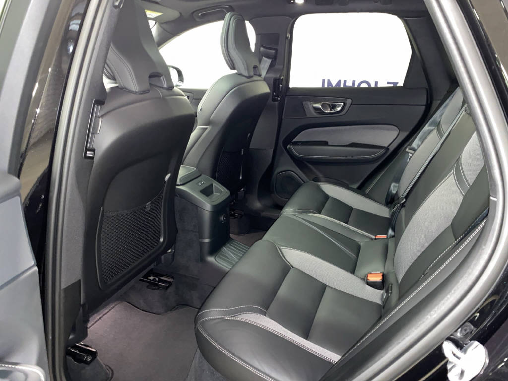 VOLVO XC60 2.0 T6 TE Plus Dark eAWD-image-16