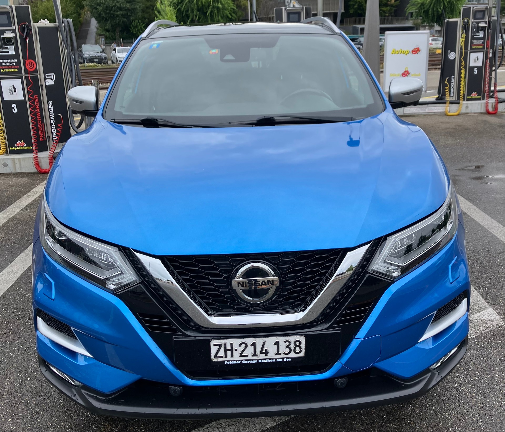 NISSAN Qashqai 1.7 dCi Tekna+ 4x4-image-3