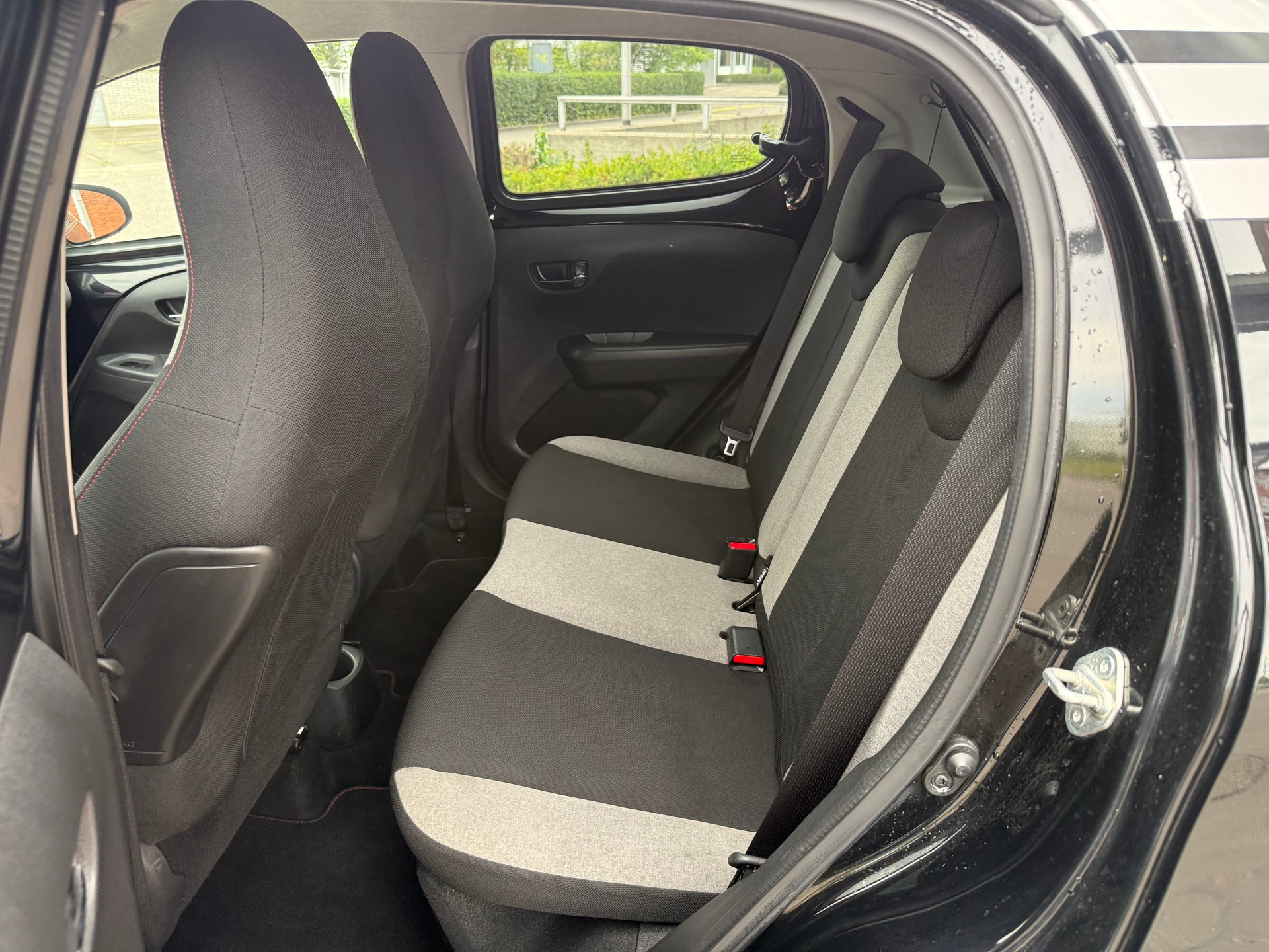 CITROEN C1 1.0 VTi ETG5 Shine Edition-image-11