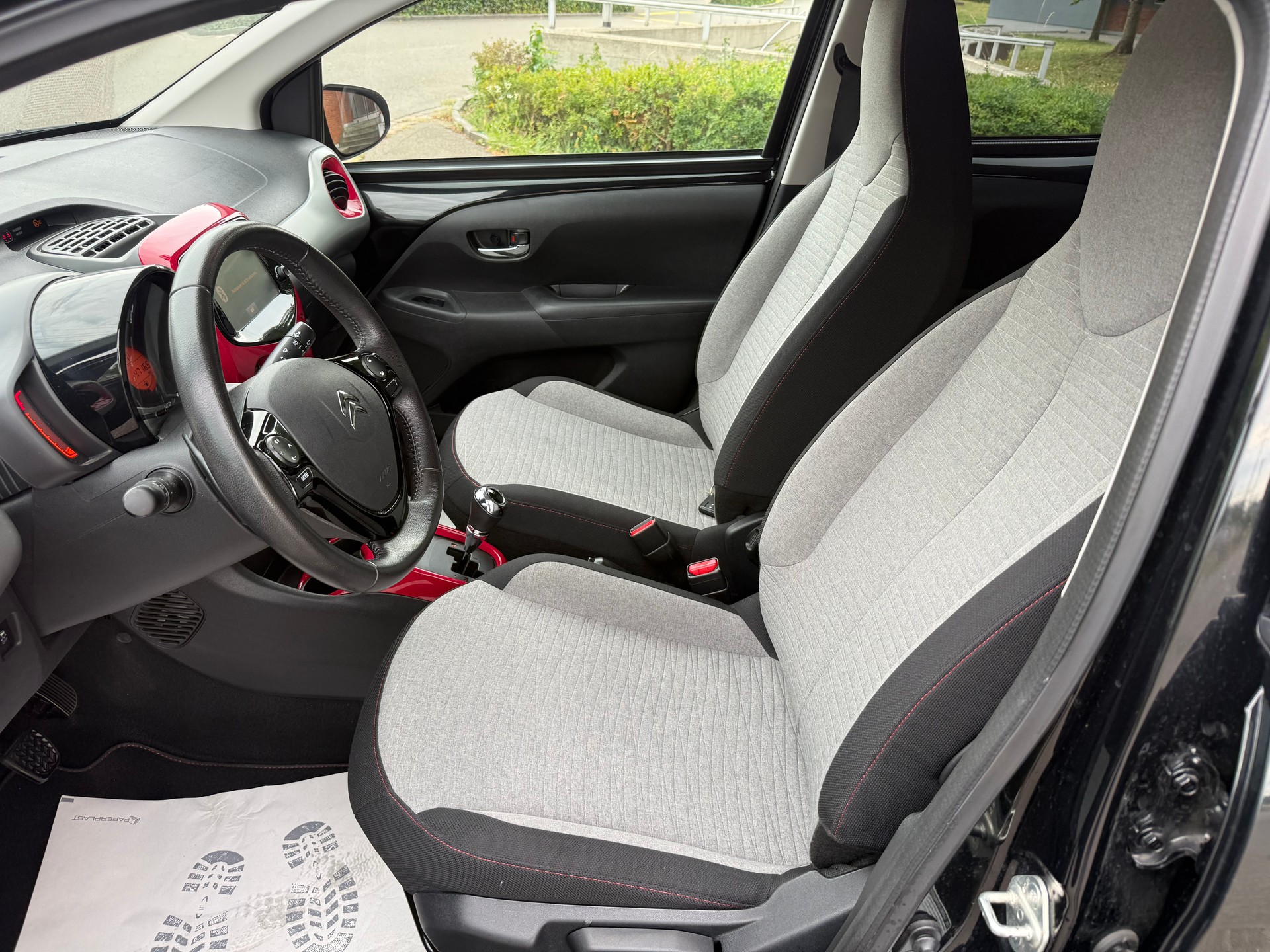 CITROEN C1 1.0 VTi ETG5 Shine Edition-image-6