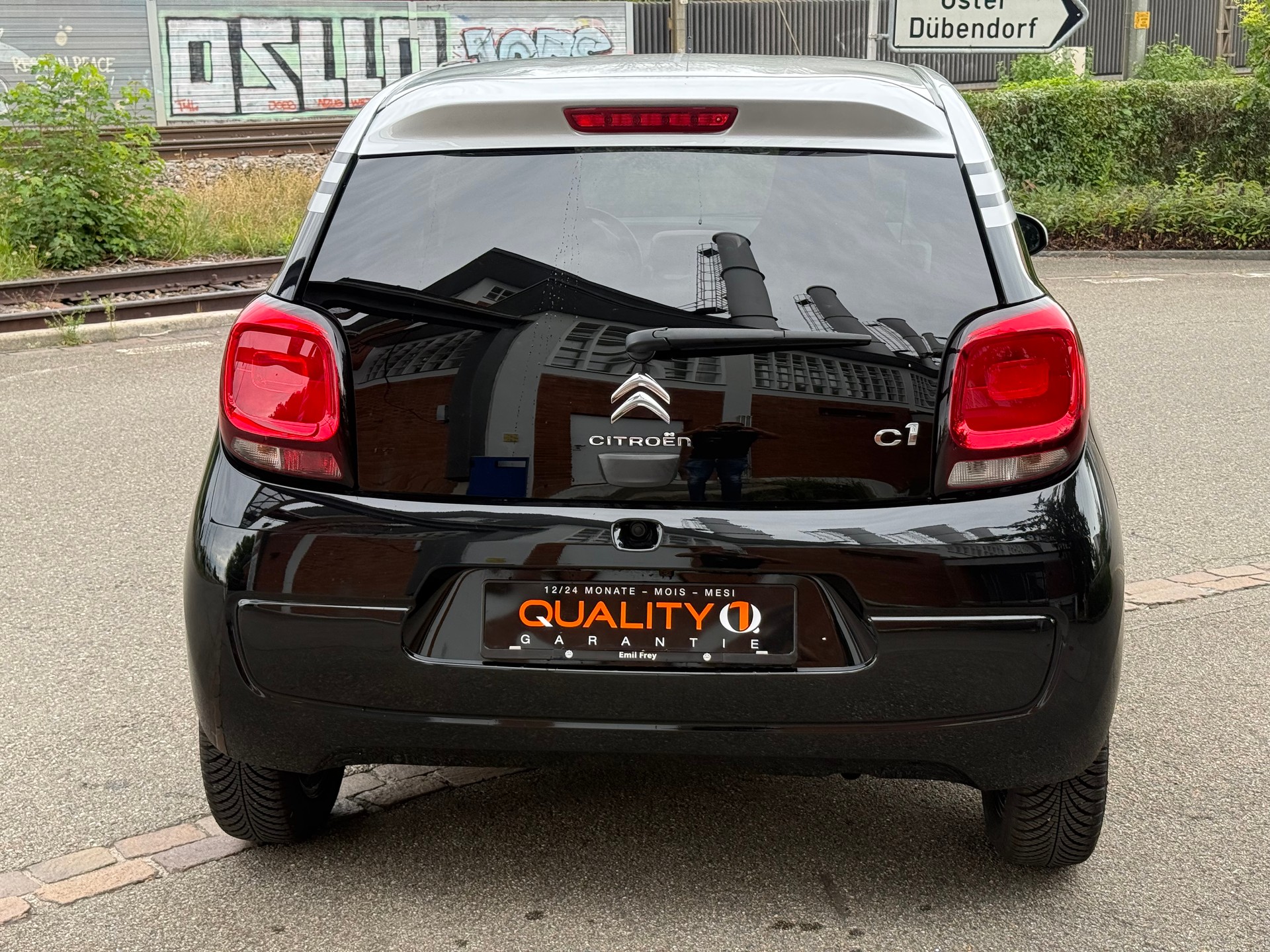 CITROEN C1 1.0 VTi ETG5 Shine Edition-image-4