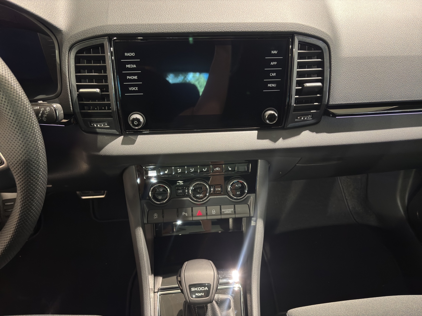 SKODA Karoq 2.0 TSI SportLine 4x4 DSG-image-8