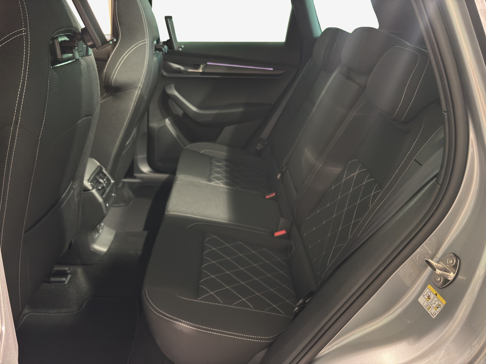 SKODA Karoq 2.0 TSI SportLine 4x4 DSG-image-9