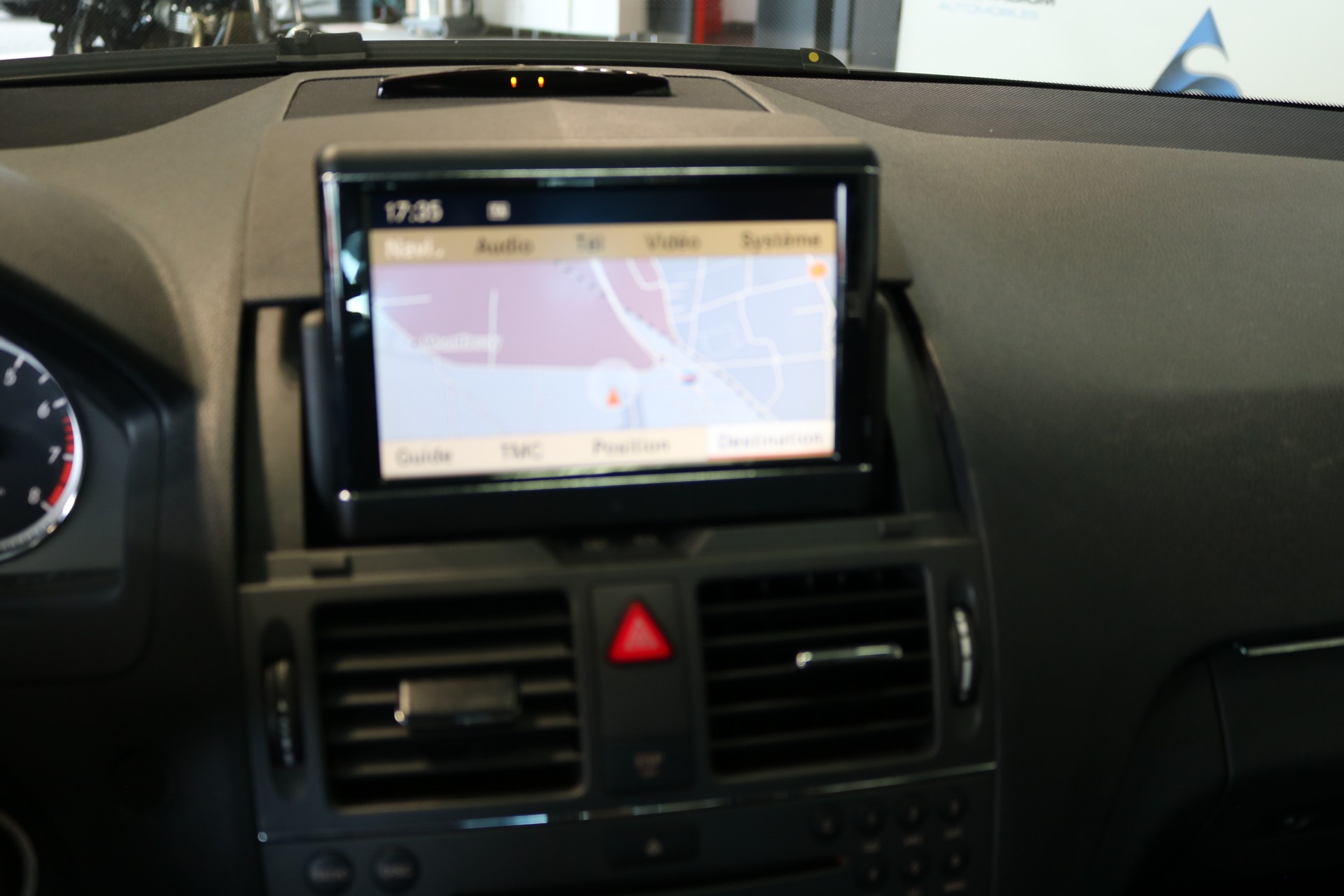 MERCEDES-BENZ C 300 (280) Avantgarde 4Matic 7G-Tronic-image-31