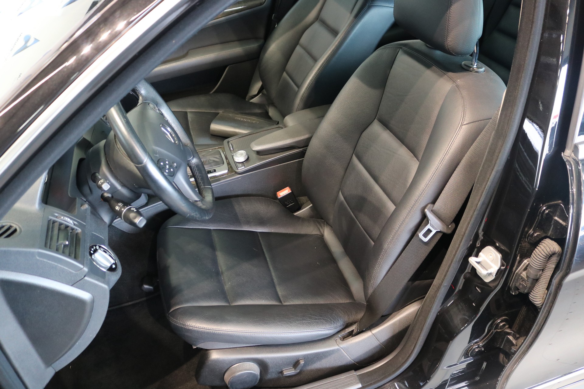 MERCEDES-BENZ C 300 (280) Avantgarde 4Matic 7G-Tronic-image-23