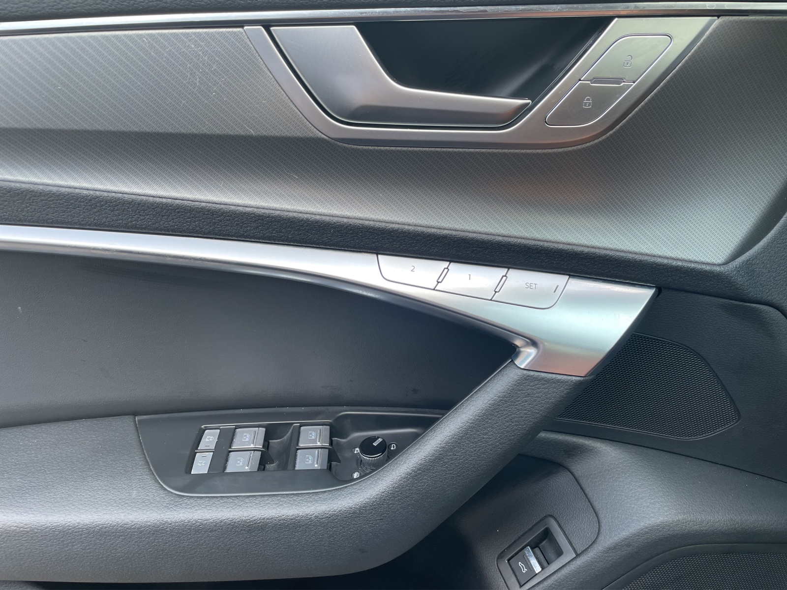 AUDI A6 Limousine 40 TDI Design quattro S-tronic-image-15