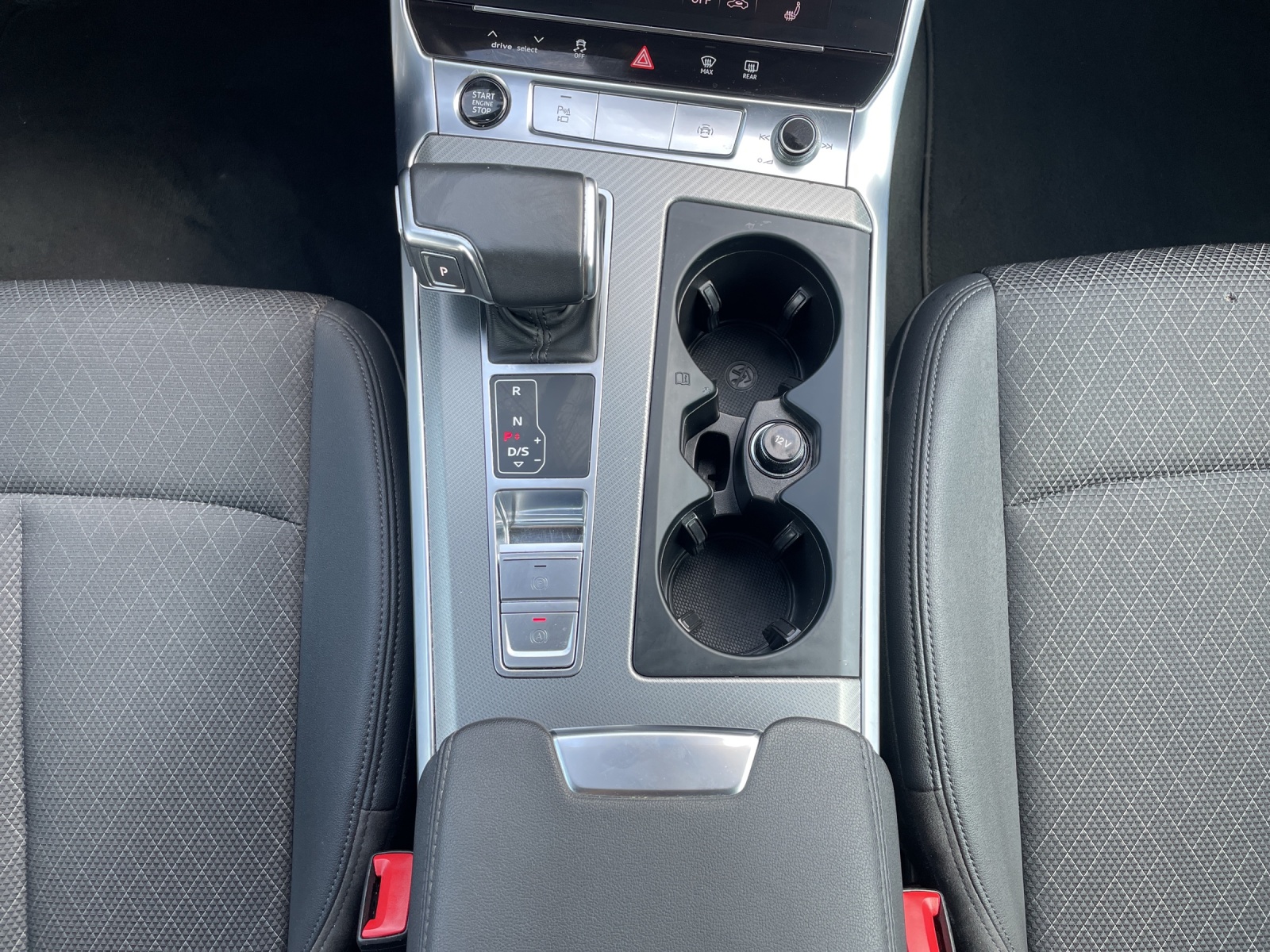 AUDI A6 Limousine 40 TDI Design quattro S-tronic-image-13