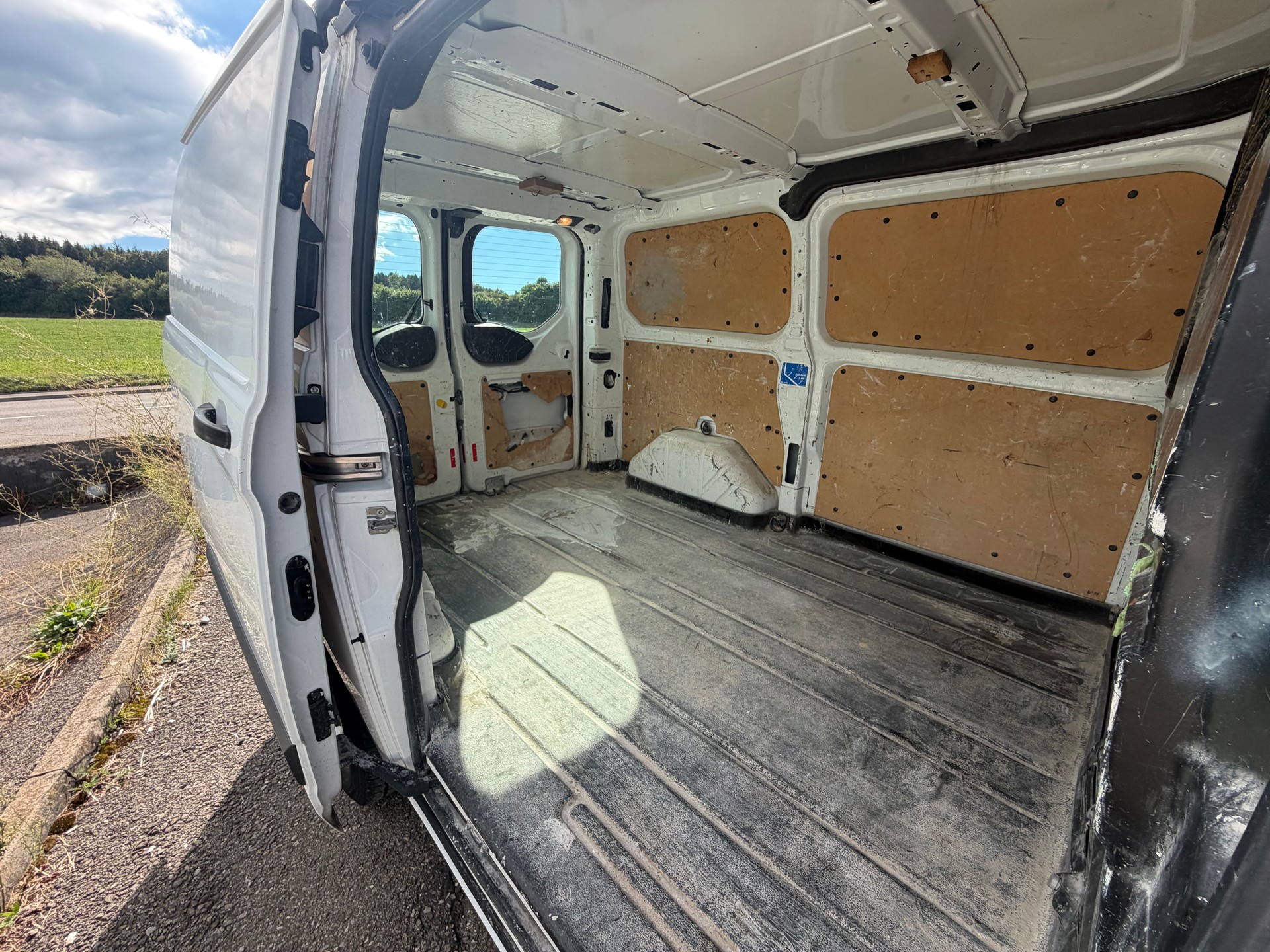 FORD Transit Custom Van 250 L1H1 Startup-image-12