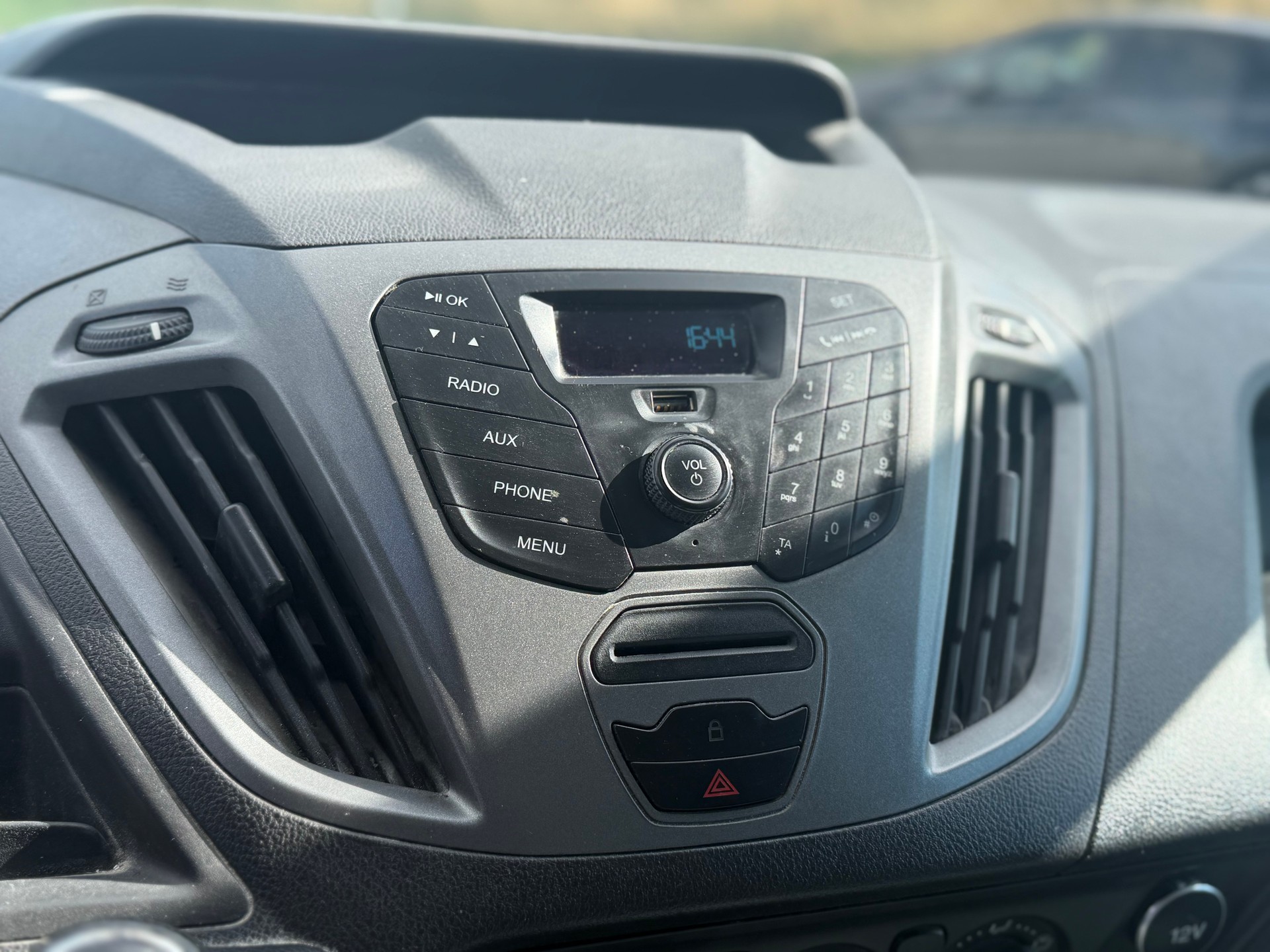 FORD Transit Custom Van 250 L1H1 Startup-image-9