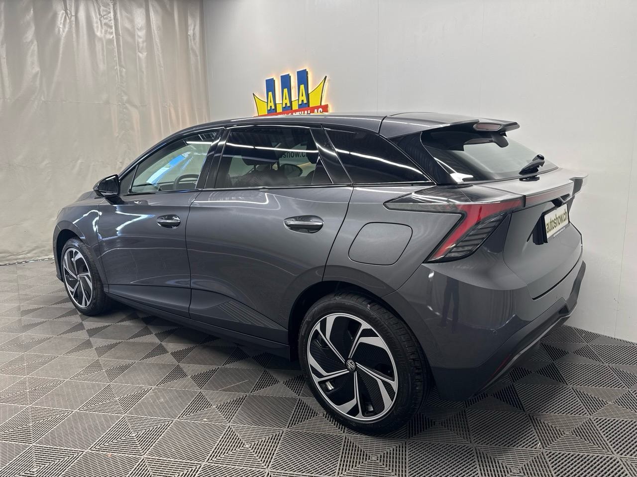 MG 4 EV 64kWh Premium FaceLift-image-1