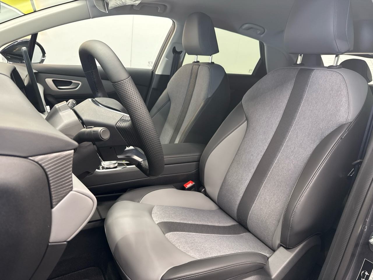 MG 4 EV 64kWh Premium FaceLift-image-4