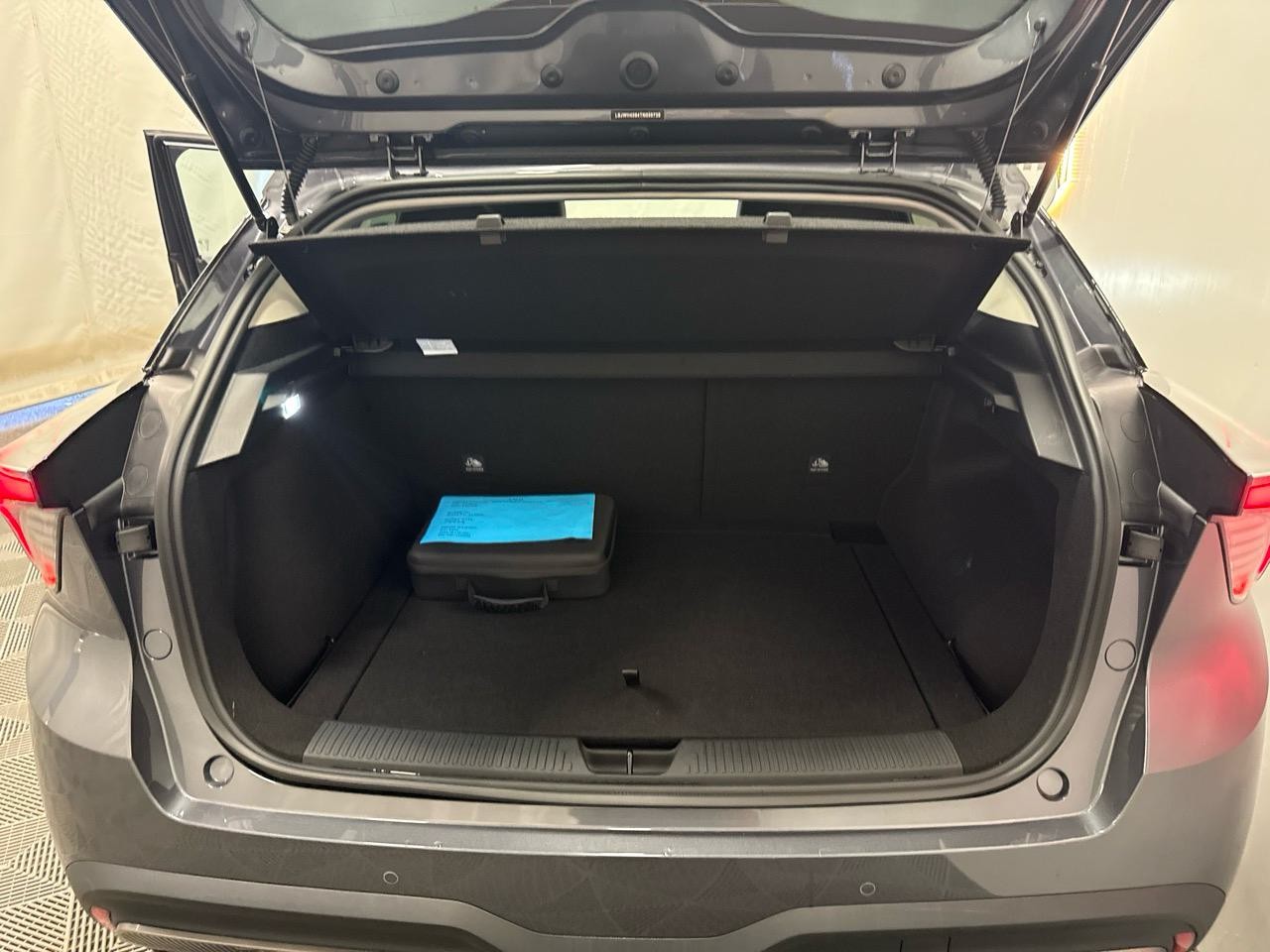 MG 4 EV 64kWh Premium FaceLift-image-9