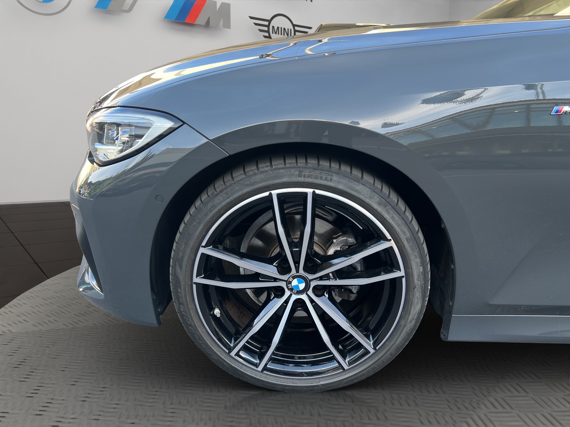BMW 320d xDrive 48V Pure M Sport Steptronic-image-8