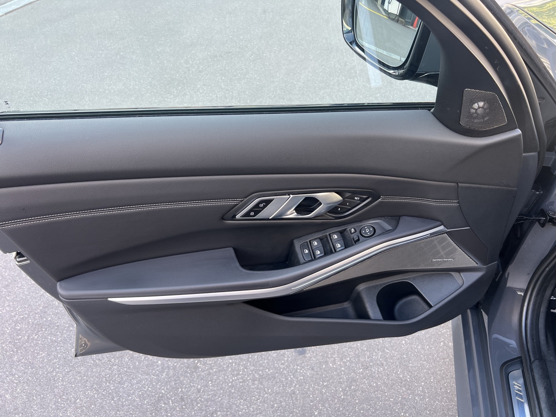 BMW 320d xDrive 48V Pure M Sport Steptronic-image-11
