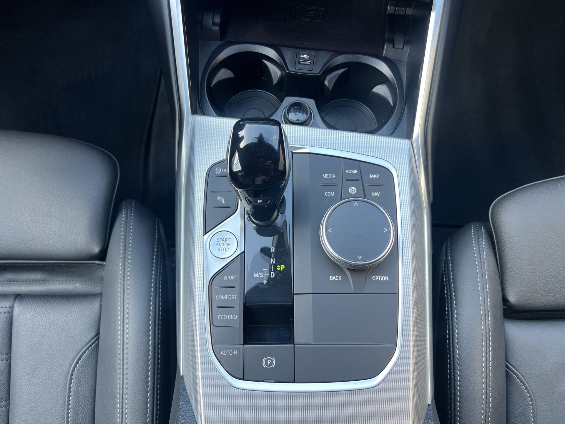 BMW 320d xDrive 48V Pure M Sport Steptronic-image-16