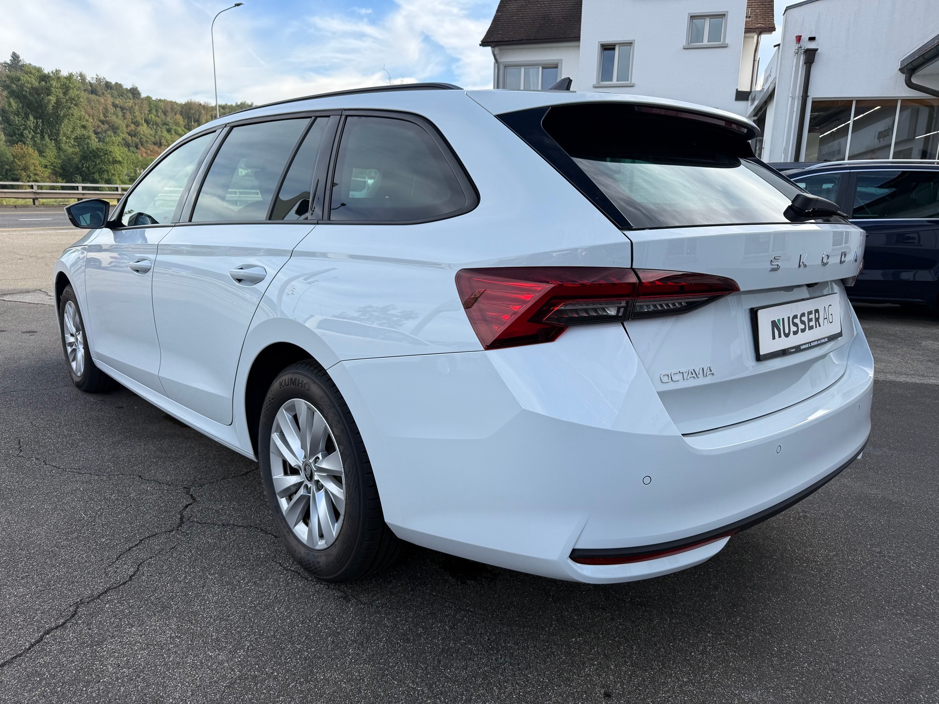 SKODA Octavia Combi 1.5 TSI mHEV DSG Selection-image-4