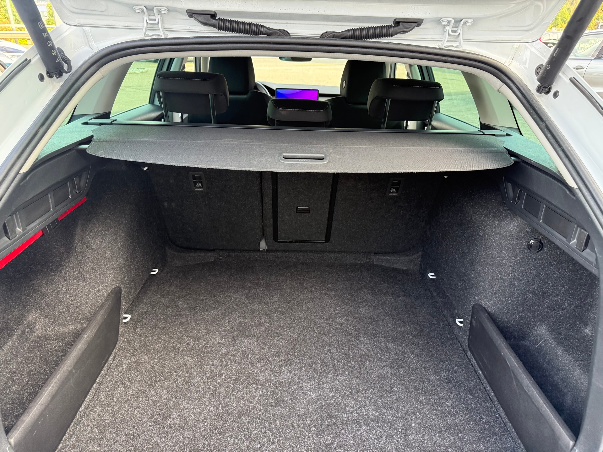SKODA Octavia Combi 1.5 TSI mHEV DSG Selection-image-11