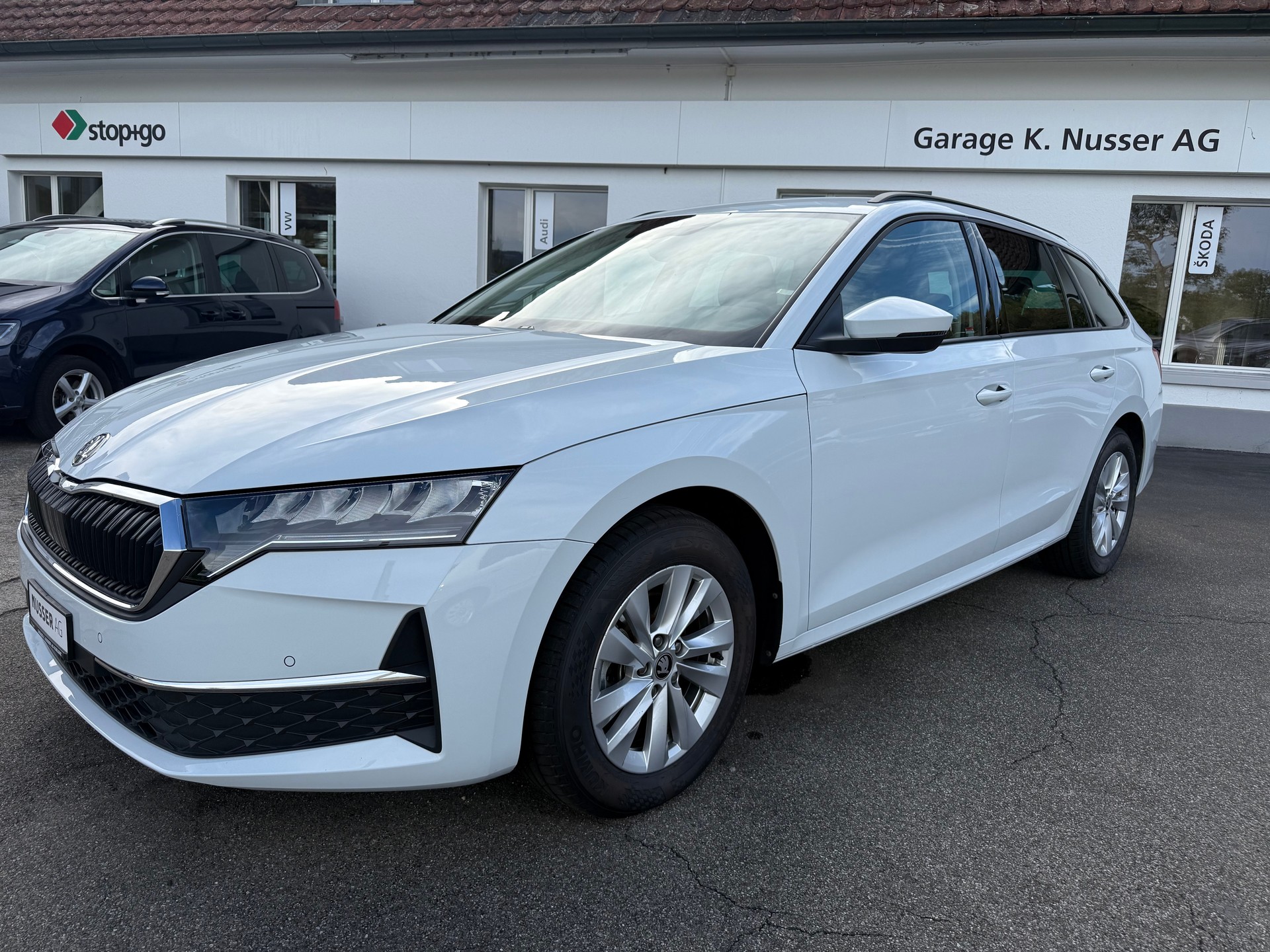 SKODA Octavia Combi 1.5 TSI mHEV DSG Selection-image-7