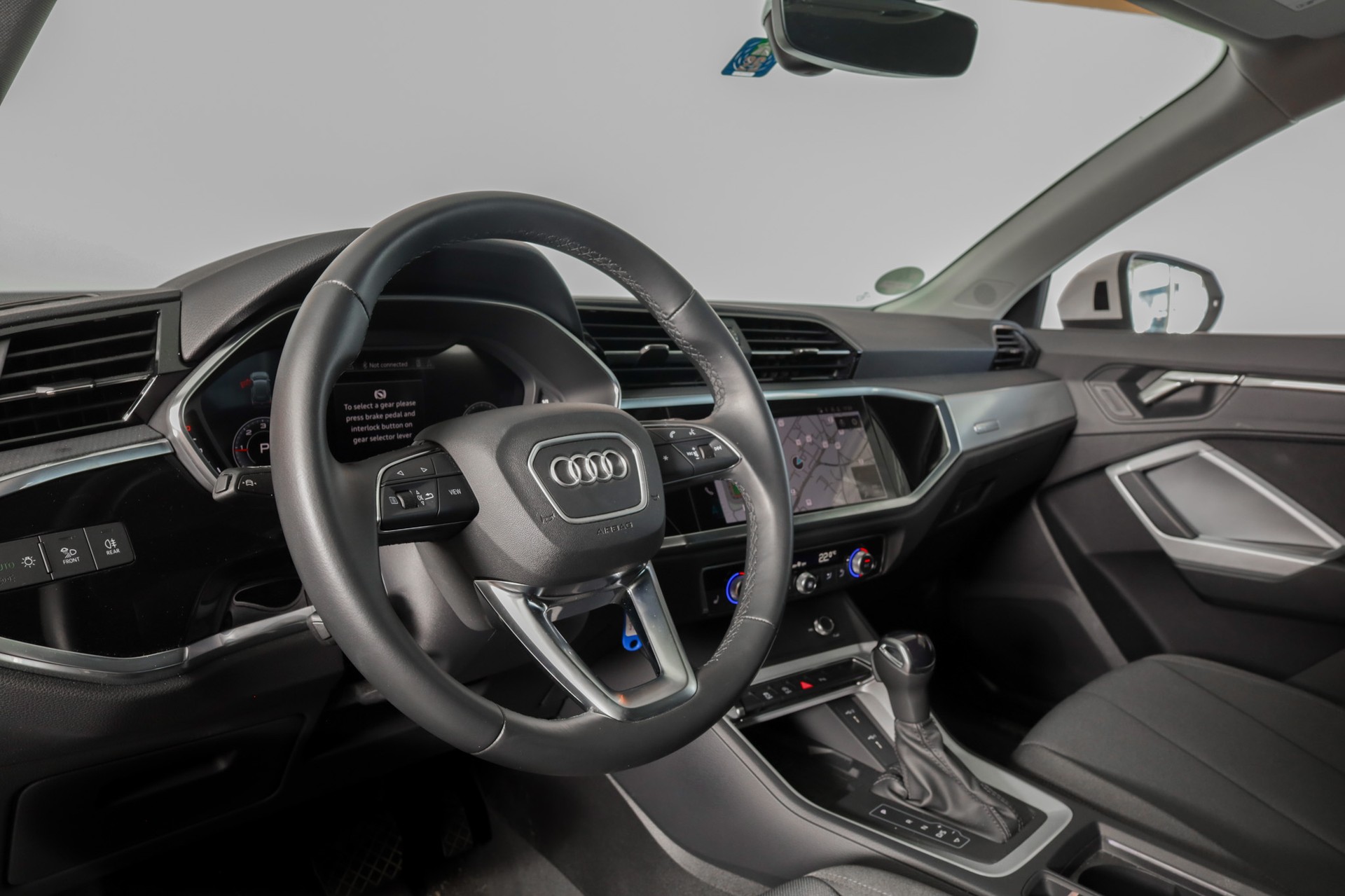 AUDI Q3 35 TDI advanced quattro S-tronic * ACC * MMi+-image-11