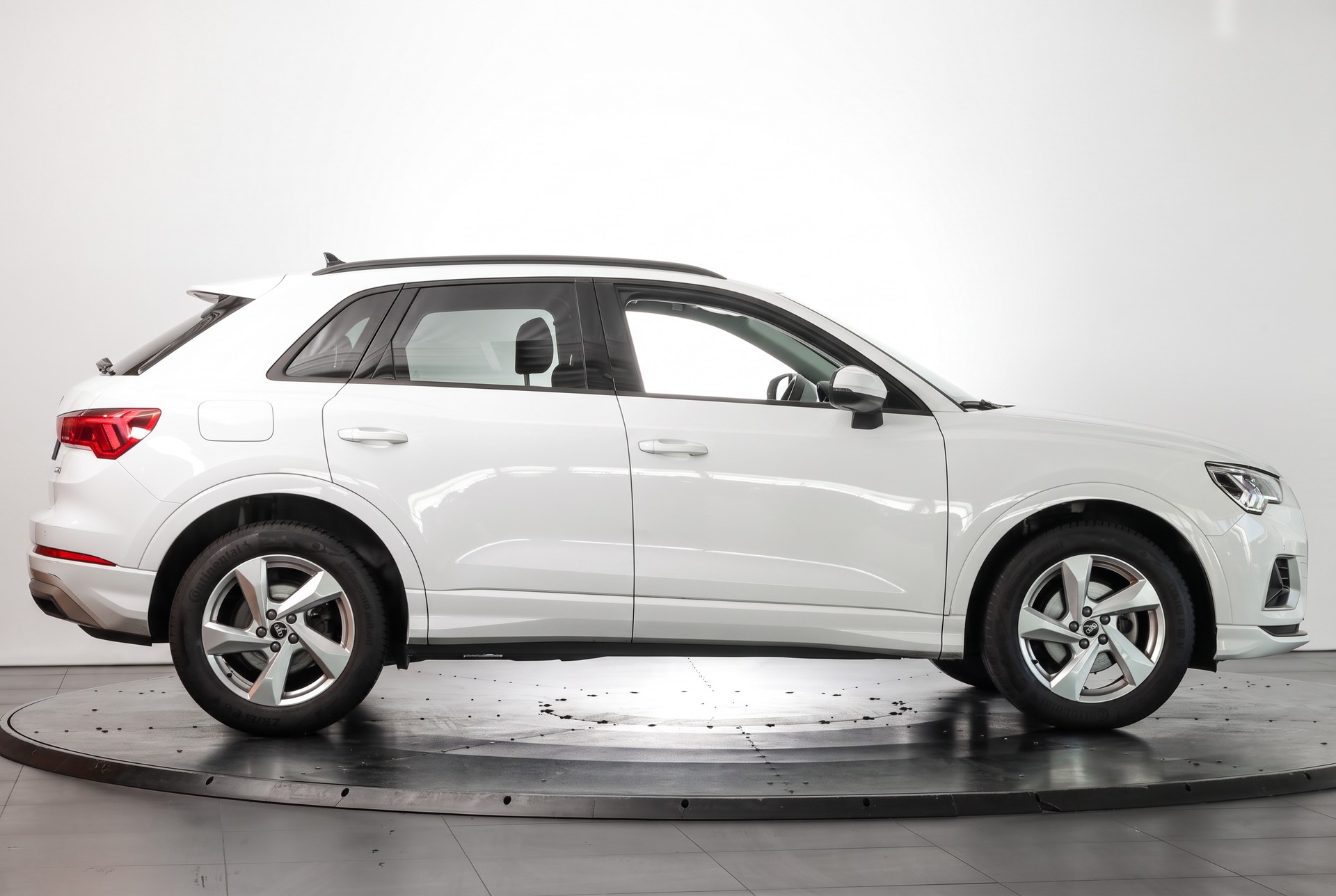 AUDI Q3 35 TDI advanced quattro S-tronic * ACC * MMi+-image-4