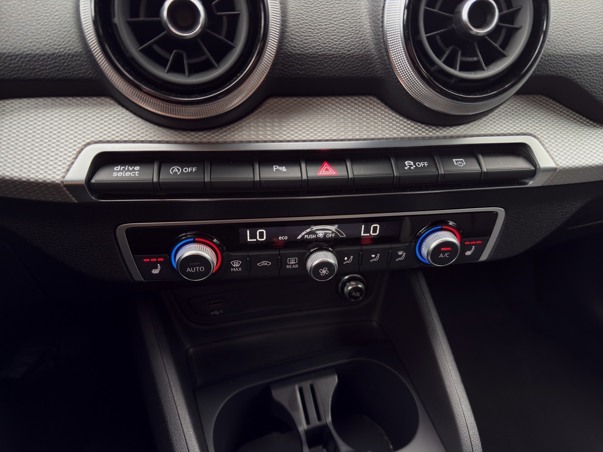 AUDI Q2 35 TFSI S line S-tronic-image-13