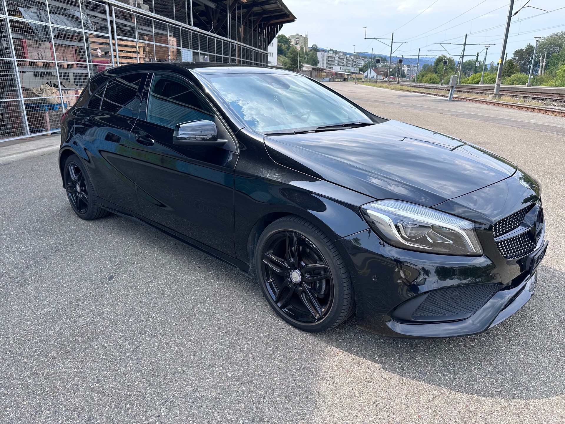 MERCEDES-BENZ A 200 AMG Line-image-3