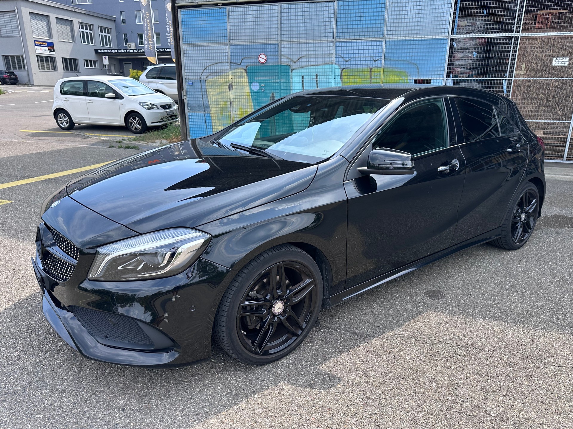 MERCEDES-BENZ A 200 AMG Line-image-0