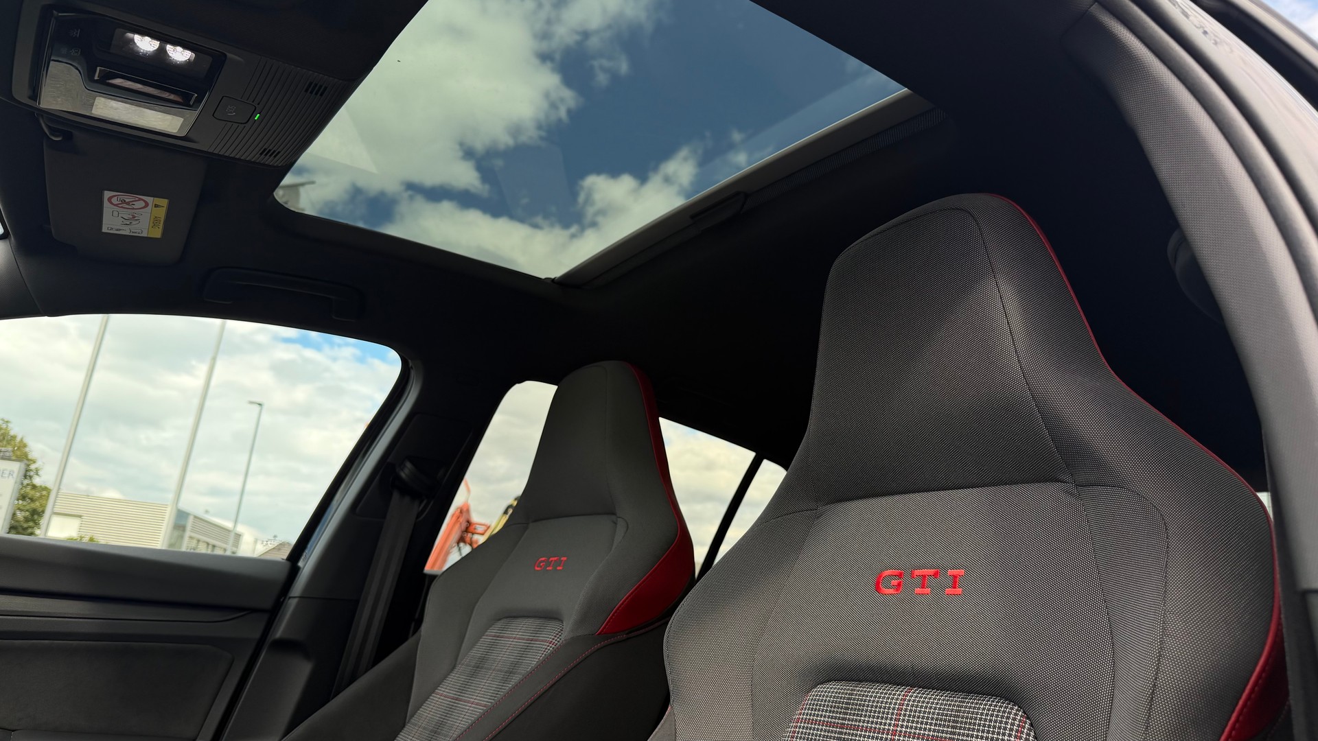 VW Golf 2.0 TSI GTI DSG-image-11
