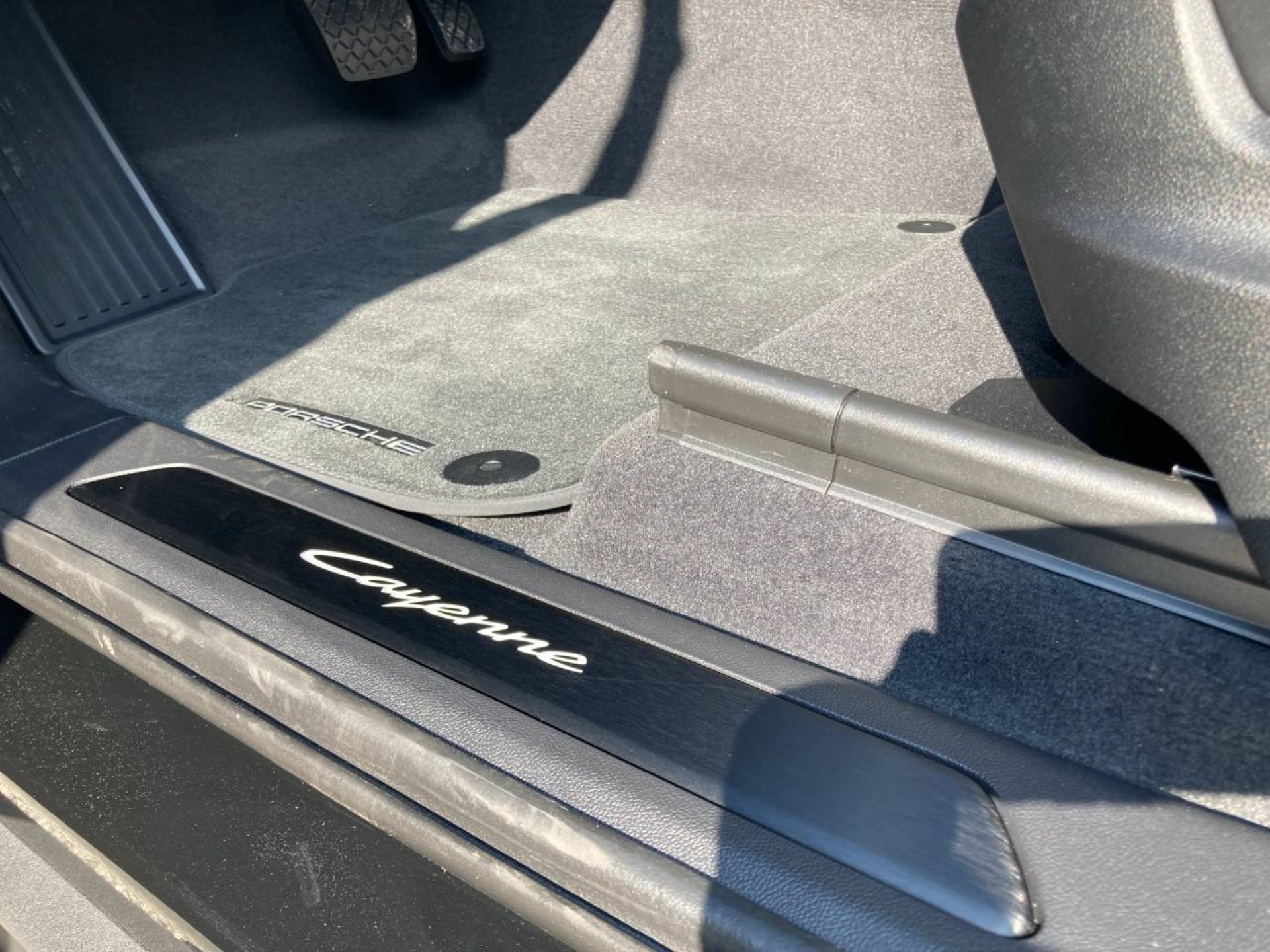 PORSCHE Cayenne E-Hybrid-image-26