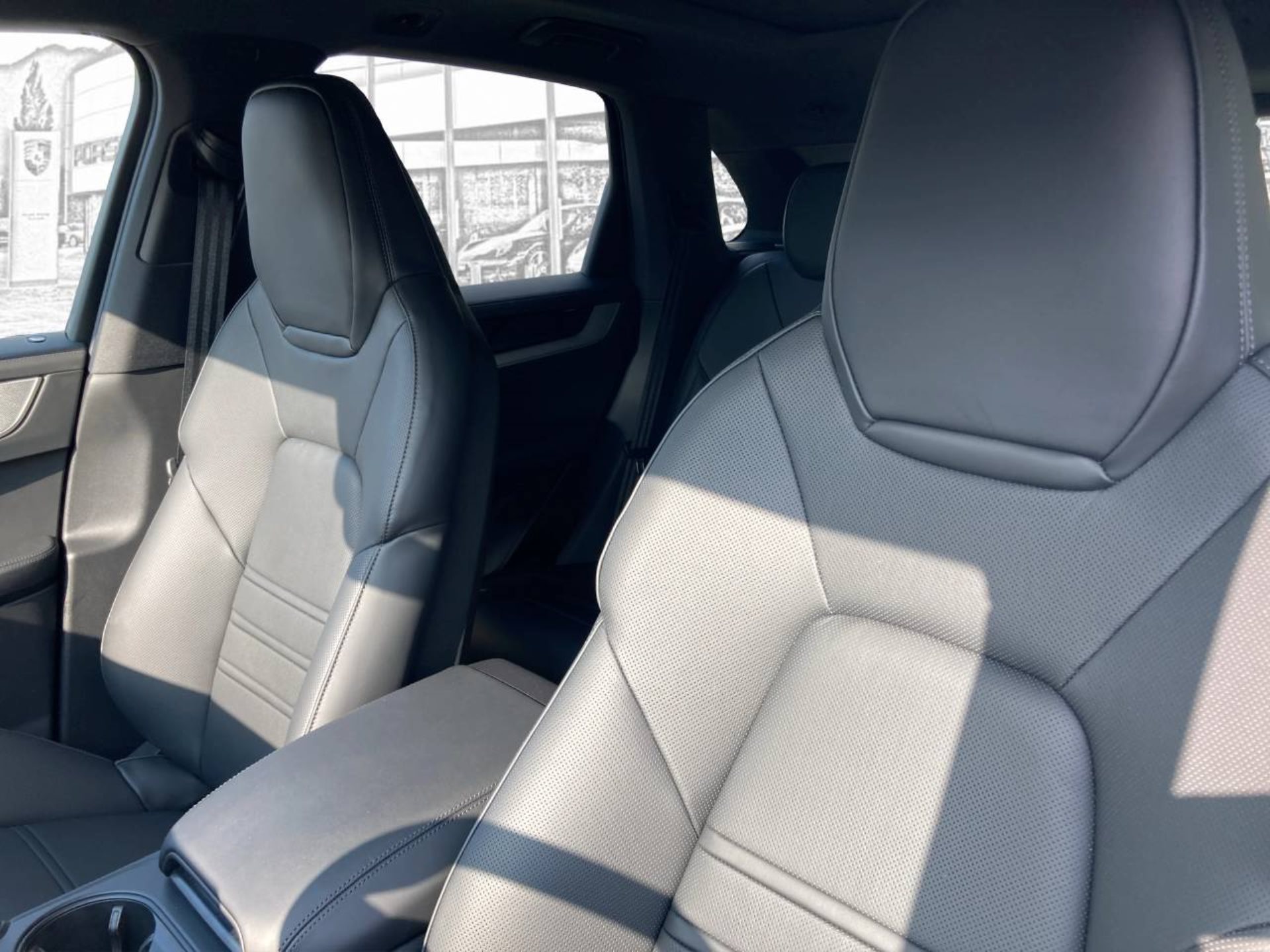 PORSCHE Cayenne E-Hybrid-image-19