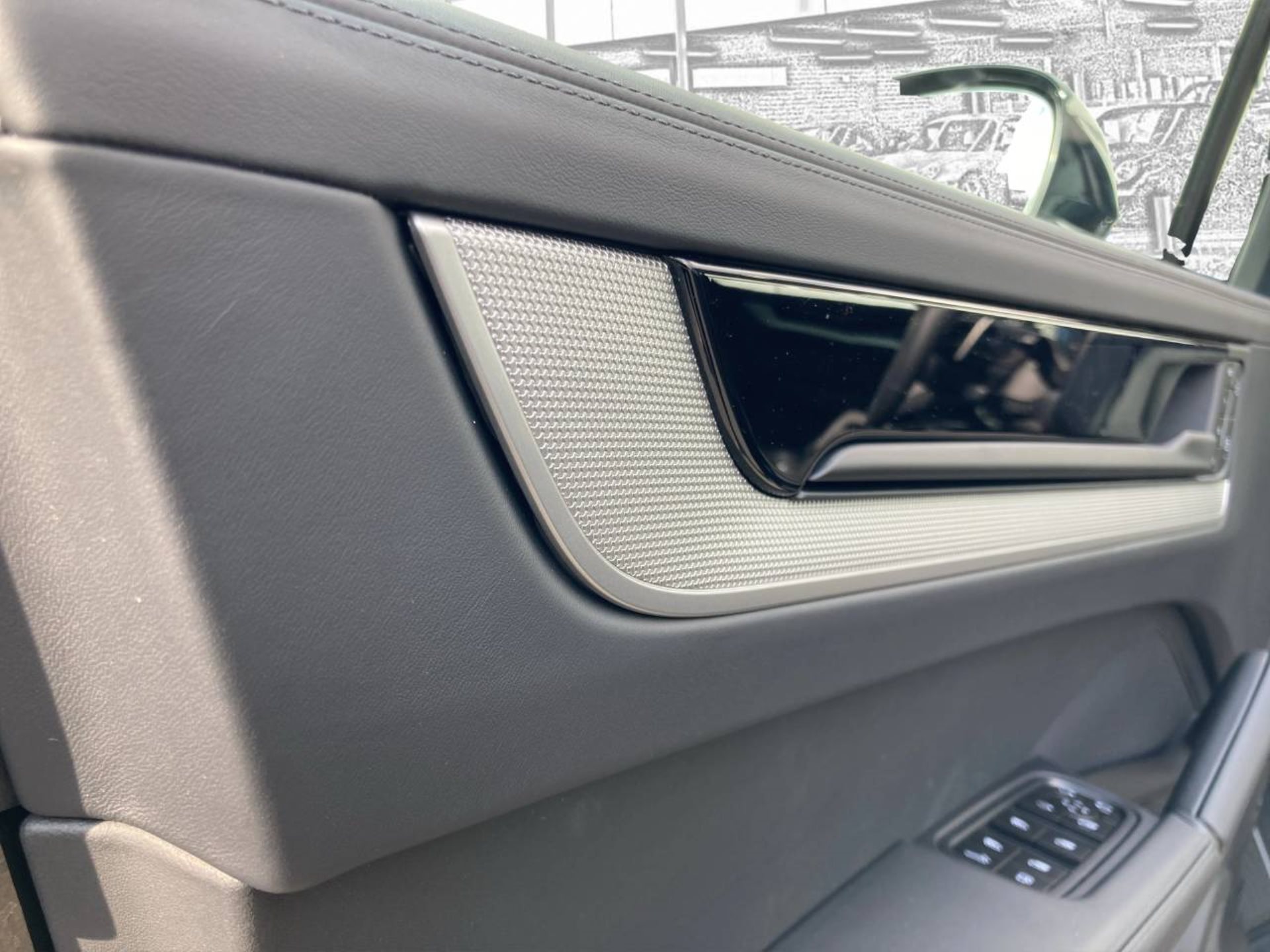 PORSCHE Cayenne E-Hybrid-image-16