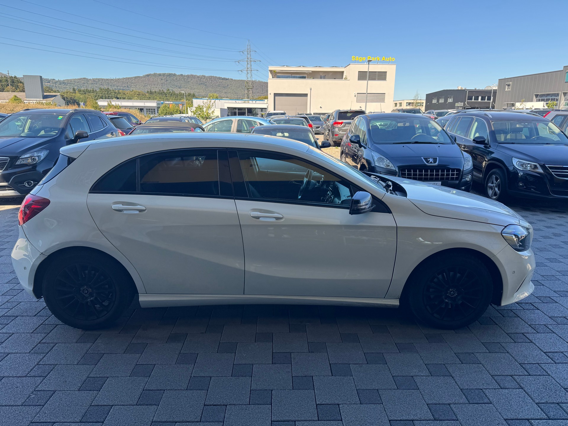 MERCEDES-BENZ A 200 CDI Night Star 7G-DCT-image-4