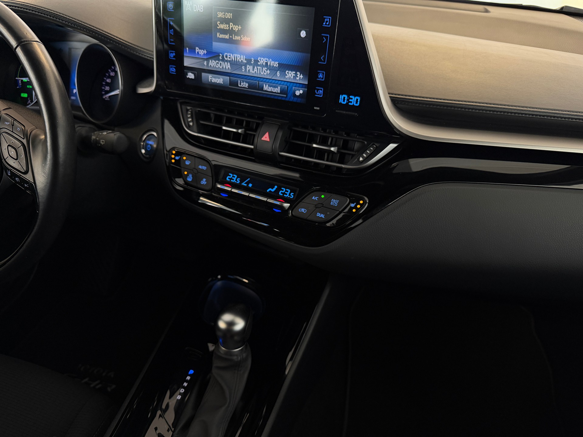 TOYOTA C-HR 1.8 HSD CVT Trend-image-8