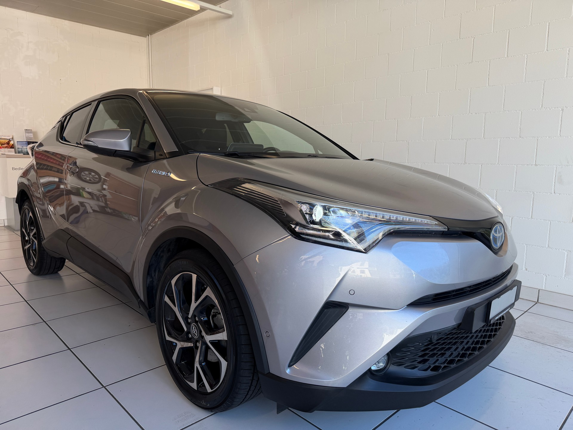 TOYOTA C-HR 1.8 HSD CVT Trend-image-5