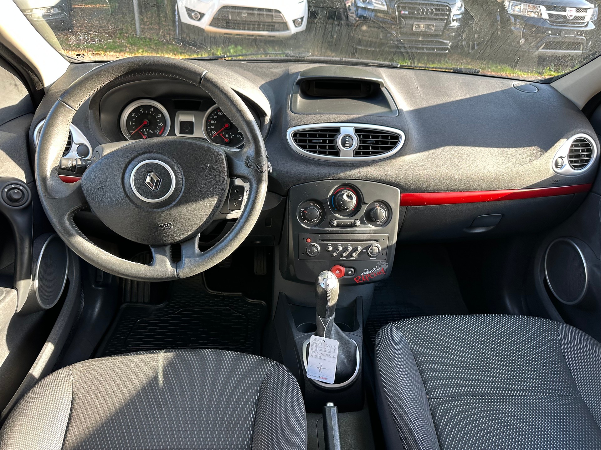 RENAULT Clio 1.2 16V Turbo Rip Curl-image-11