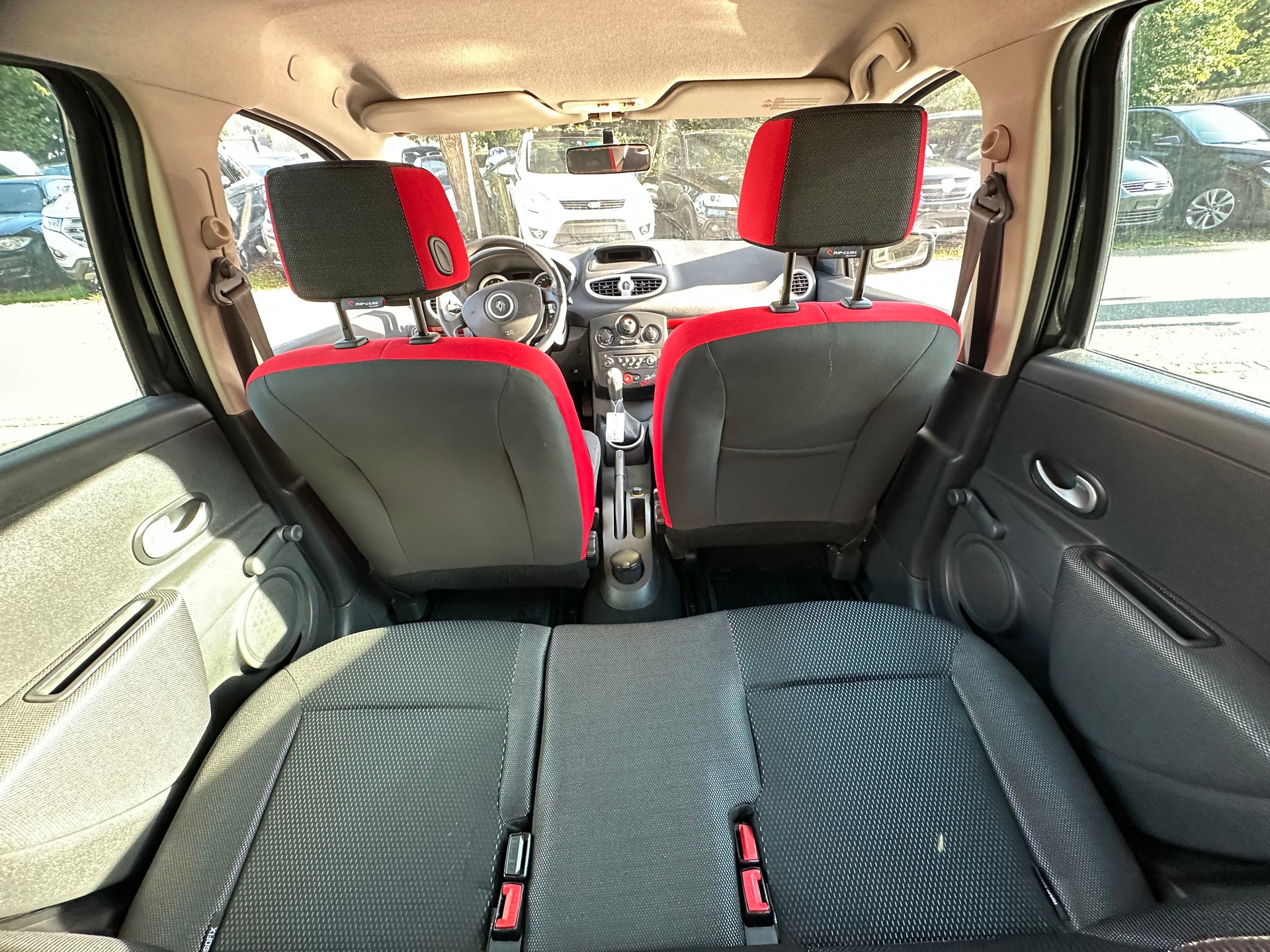 RENAULT Clio 1.2 16V Turbo Rip Curl-image-9