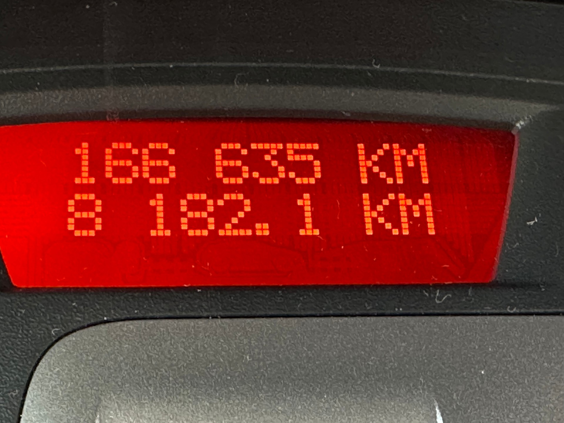 RENAULT Clio 1.2 16V Turbo Rip Curl-image-14
