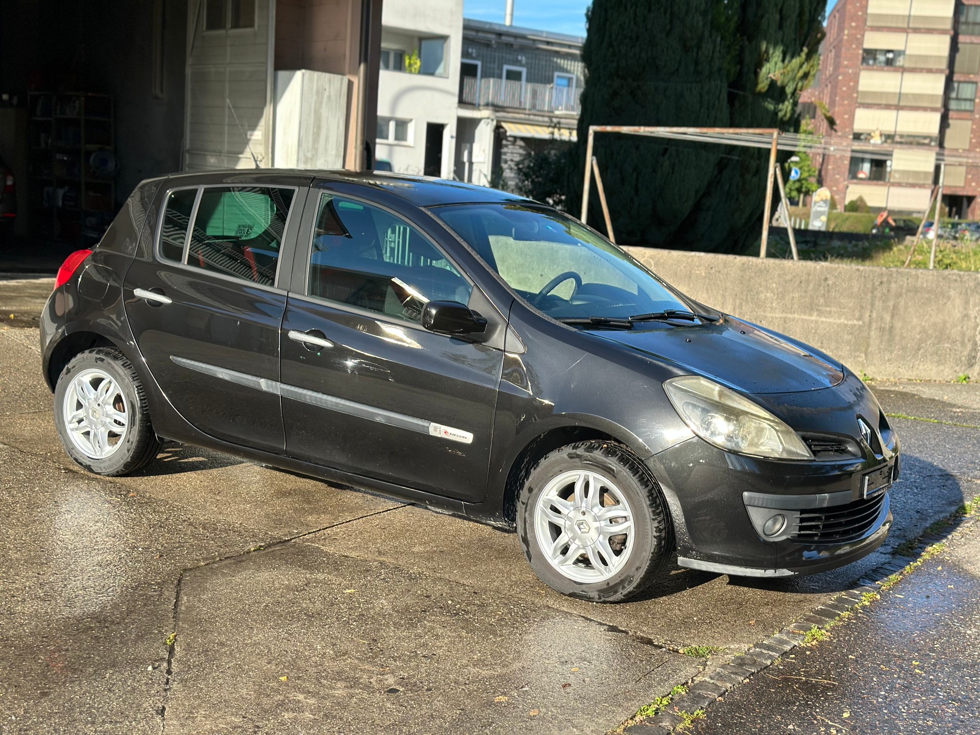 RENAULT Clio 1.2 16V Turbo Rip Curl-image-2