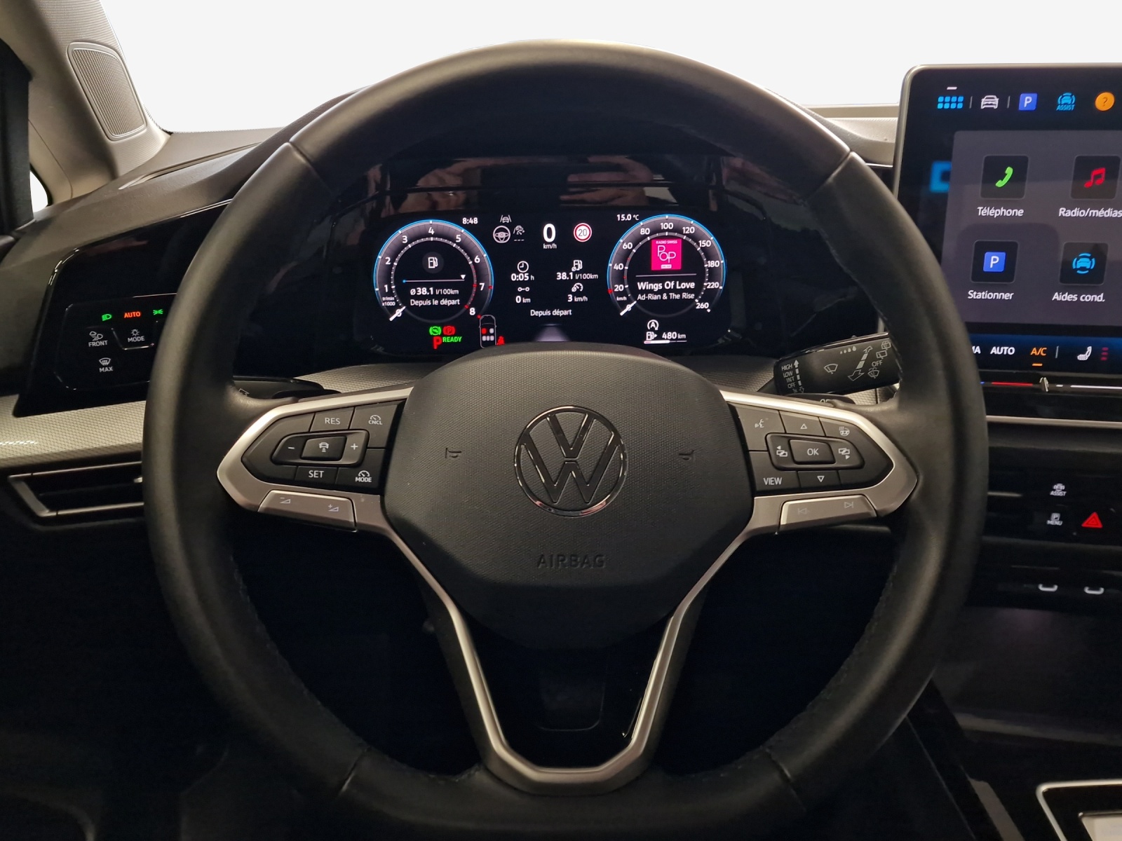 VW Golf 1.5 e TSI mHEV Style DSG-image-9