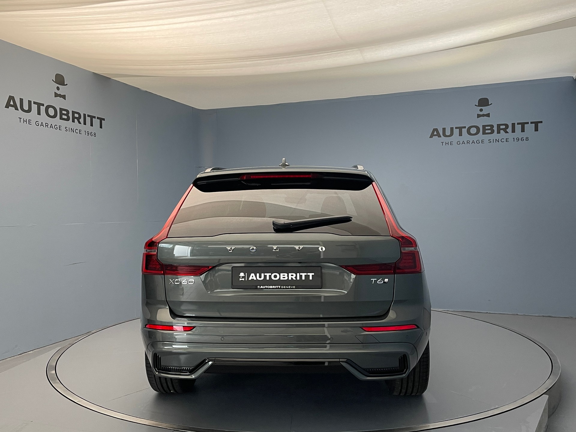 VOLVO XC60 2.0 T6 TE Ultra Dark eAWD-image-5