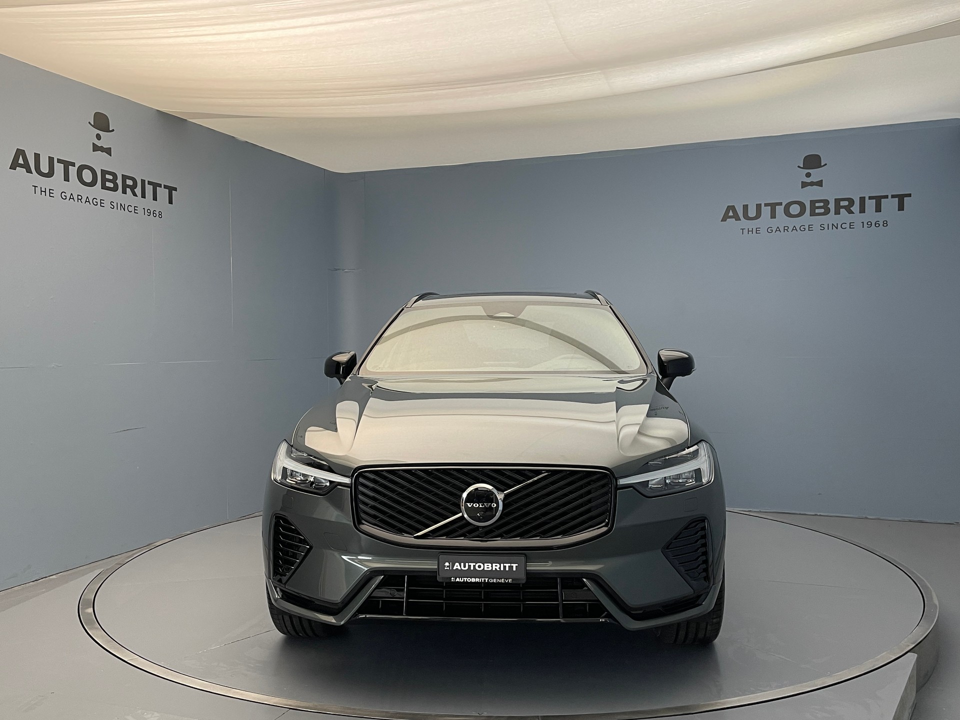 VOLVO XC60 2.0 T6 TE Ultra Dark eAWD-image-2