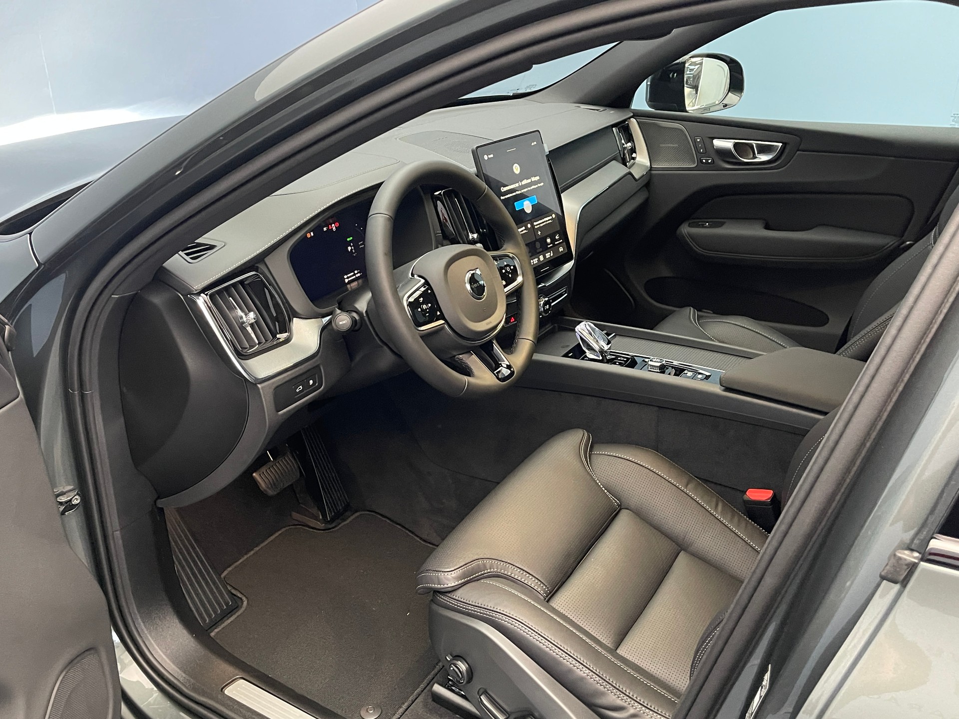 VOLVO XC60 2.0 T6 TE Ultra Dark eAWD-image-11