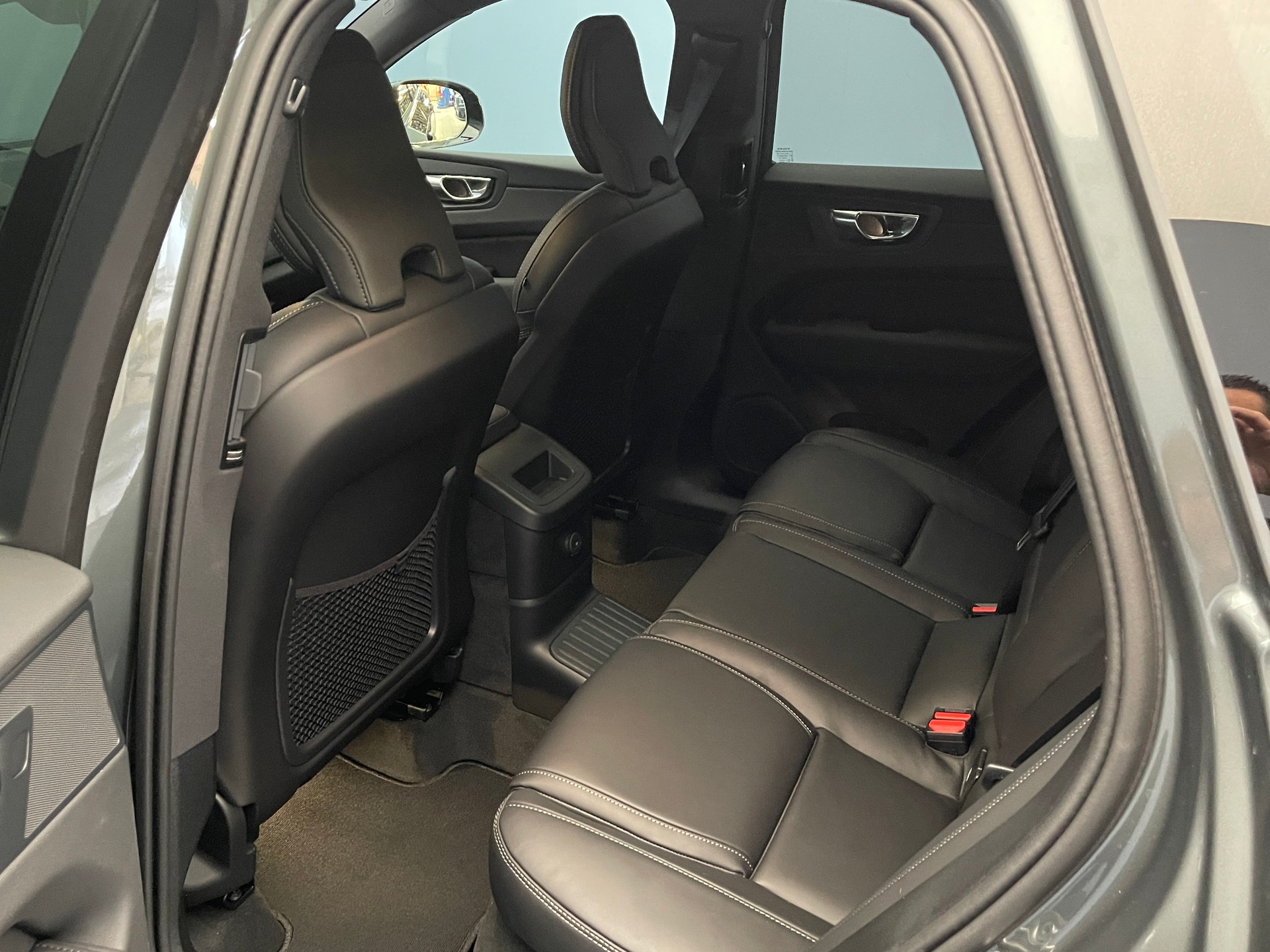 VOLVO XC60 2.0 T6 TE Ultra Dark eAWD-image-7